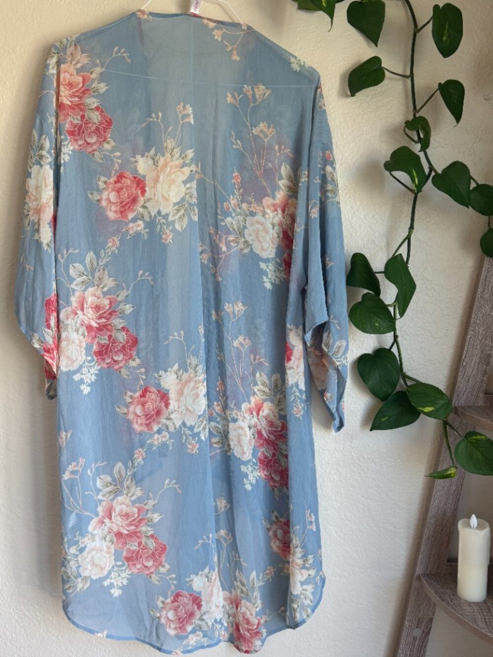 Xhilaration Blue Floral Kimono Cardigan M/L Lightweight Boho Beach Cover Up - Picture 3 of 4
